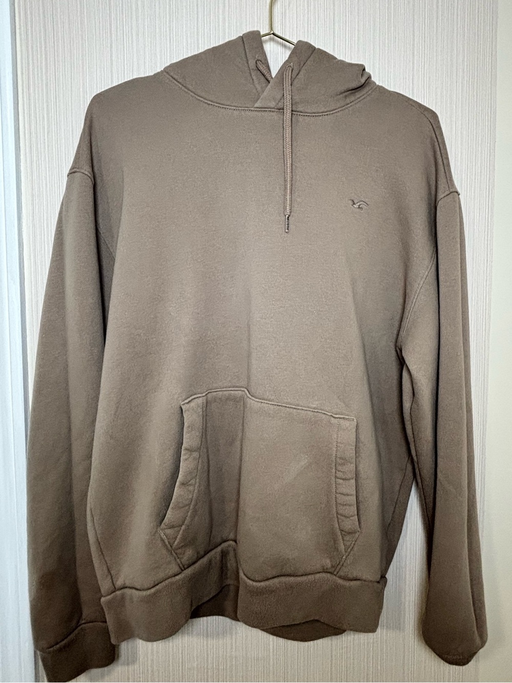 Hollister men’s size medium tan hoodie